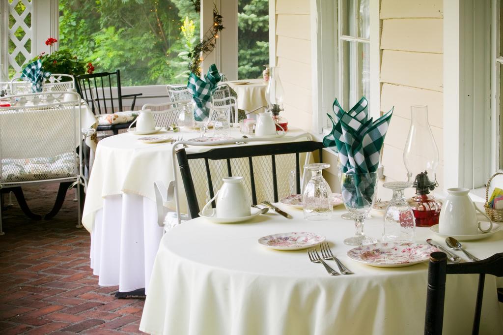 Stockbridge Country Inn (Adults Only) Екстериор снимка